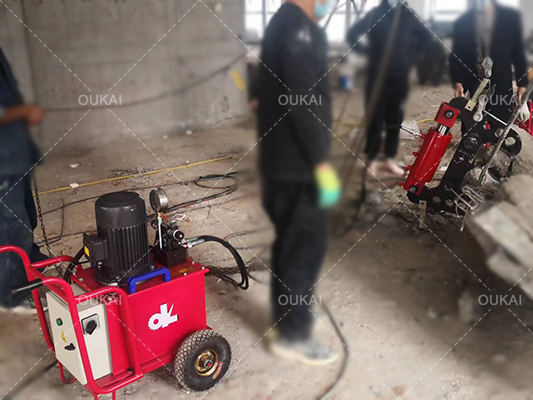 Concrete demolish with Concrete crusher