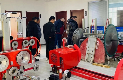 Welcome customers from Russia to visit o